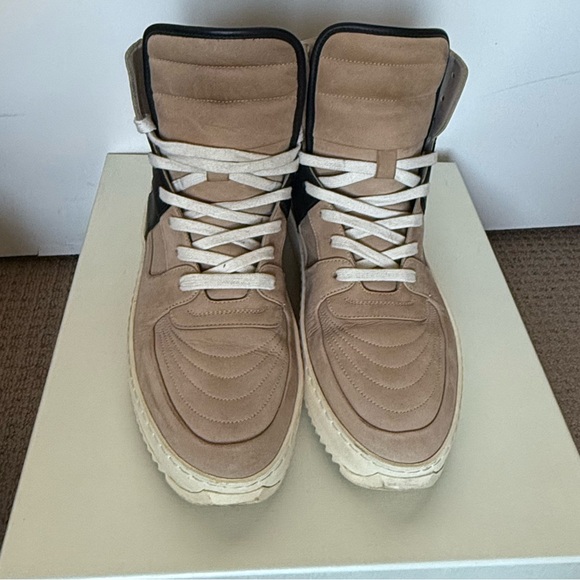 Fear of God men’s EU size 43, US size 10. tan black cream basketball sneaker - Picture 2 of 8